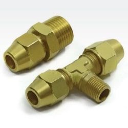 Conector abocardado para tubos metálicos